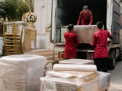 Loading / Unloading wedding service visual