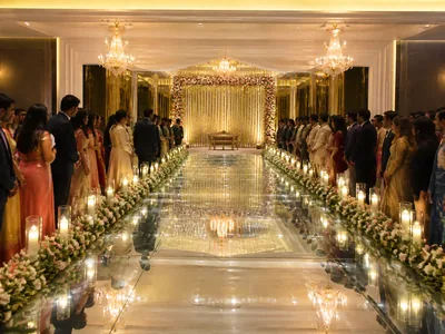 Mirror Entry wedding service visual